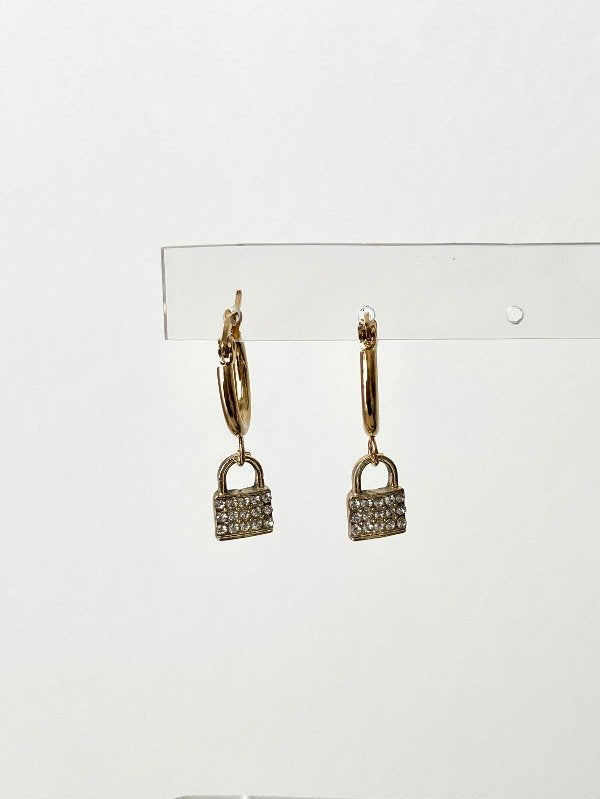 Argollita con matriz Candado Cubic AD (PAR)